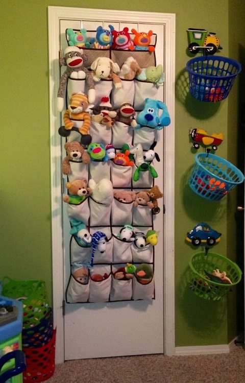 aproveitar espaço quartos infantis - pinterest - stuffed animals storage ideas