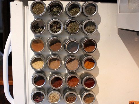 aproveitar espaço - potes de imã - local kitchen blog