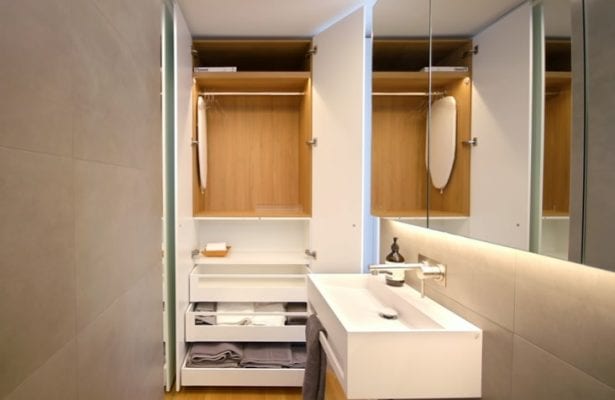 closet integrado ao banheiro